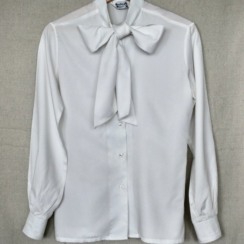 Vintage (‘70s-‘80s) Women’s white suit blouse